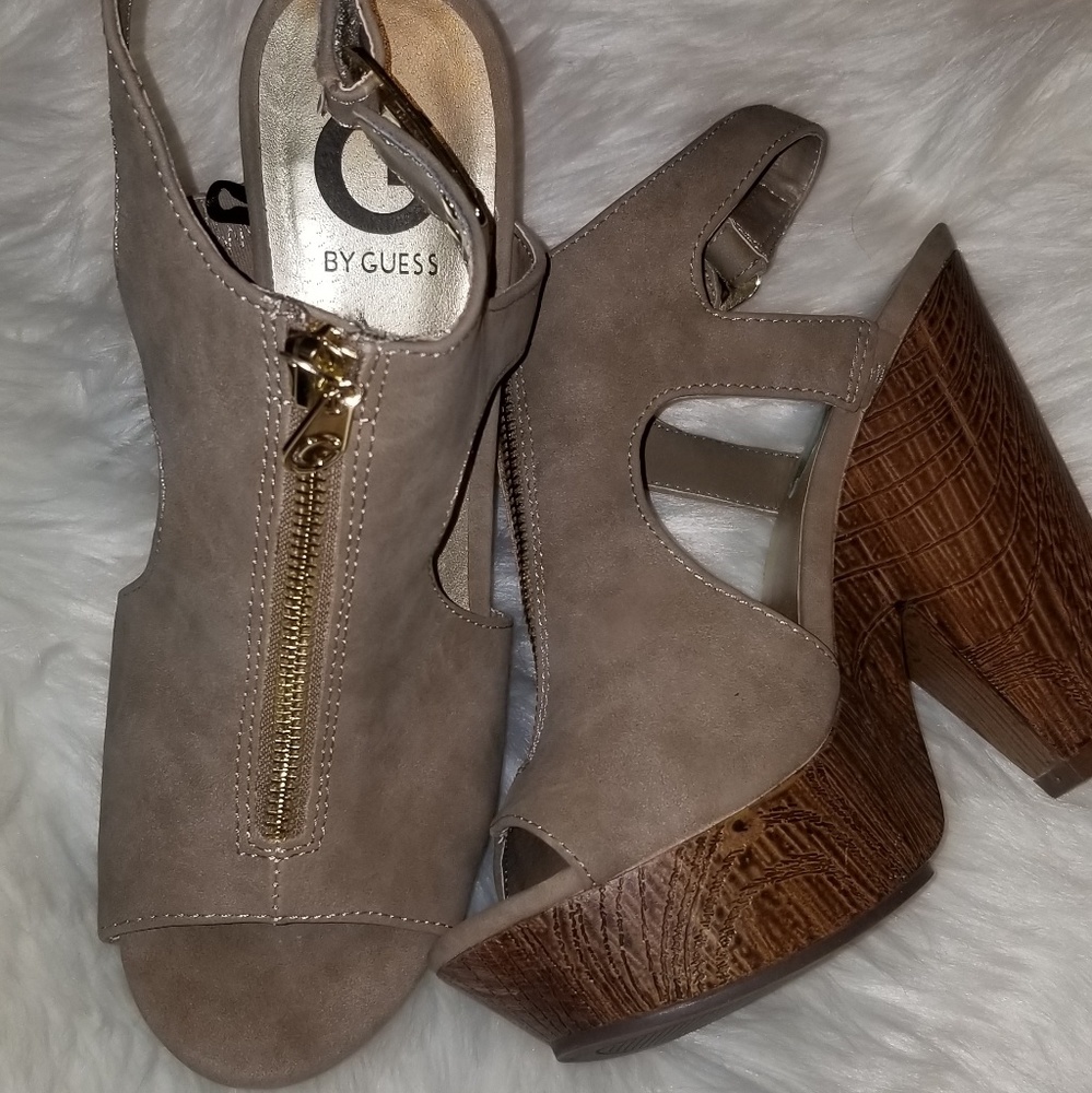 👡GUESS👡